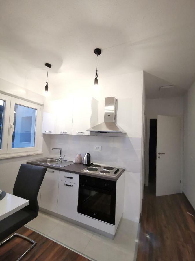 Charming studio - apartment Makarska Exterior foto